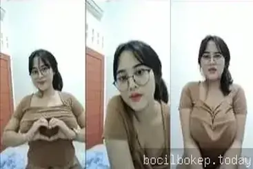 Cewek Chubby Tetek Gede Pamer Tubuh Nakal