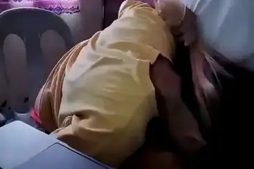 Tante Gembrot Cari Keringat di Rumah